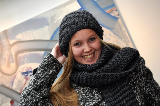 "Echt kuschelig die neue Wintermode", zeigt sich Stephanie Hausberger begeistert.