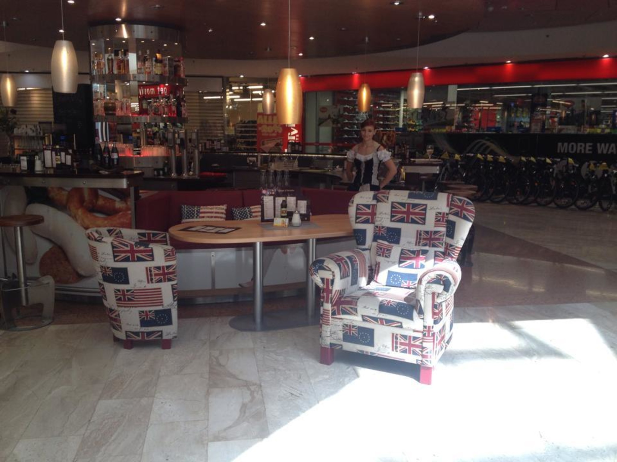 Neueröffnung von "Caro's Snack Bar and Breakfast" in Völs Innsbruck