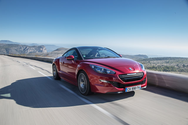 Mit R wie Räuber-Lust: Peugeot RCZ R  – zehn Millimeter tiefer und ganz nah ans Rennsportlerherz gelegt. Peugeot | Foto: Peugeot