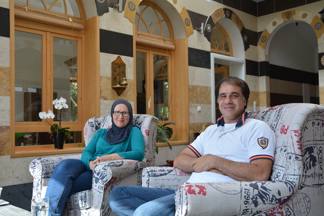 Khaled Sannoufeh mit seiner Ehefrau Christiana Wininger in ihrem Haus in Scheibbs. | Foto: Roland Mayr