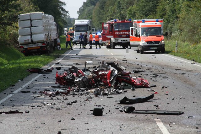 Der PKW-Lenker hatte keine Überlebenschance. | Foto: alle Fotos Walter Geiring