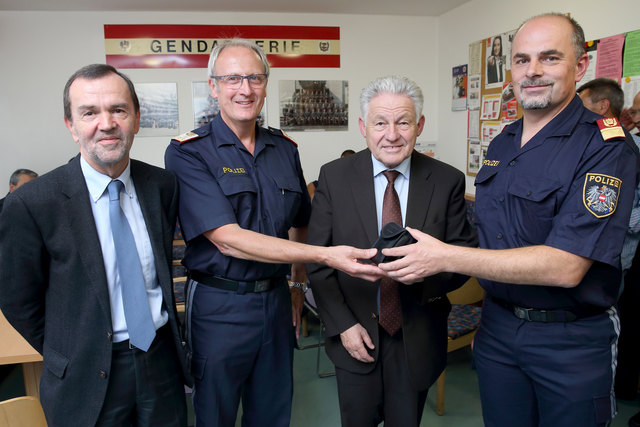 Alfred Frauscher, Bezirkspolizeikommandant-Stellvertreter Wolfgang Zieher, Josef Pühringer, Bezirkspolizeikommandant Stefan Haslberger.