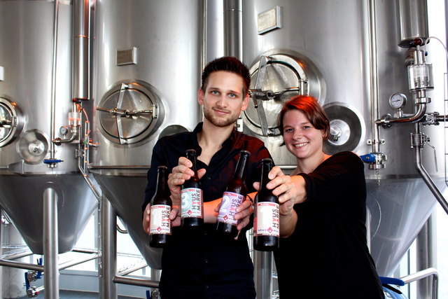 Sandra und Hannes präsentieren mit viel Charme die neuen Brauwerk-Biere