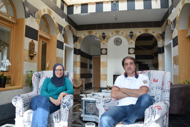 Khaled Sannnoufeh mit seiner Ehefrau Christina Wininger in ihrem Haus in Scheibbs.