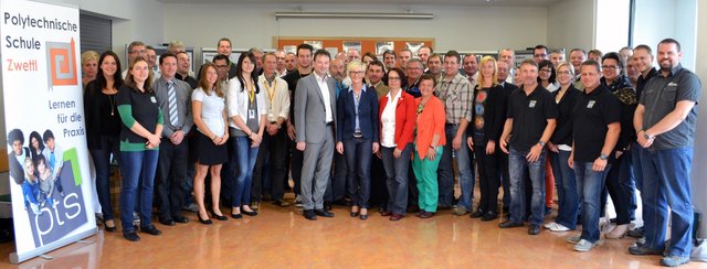 Vertreter der Betriebe, Herr Regionalmanager Alfred Grünstäudl, Vertreter der WKO Herr Menhart, Leiterin Eva-Maria Rester | Foto: PTS Zwettl