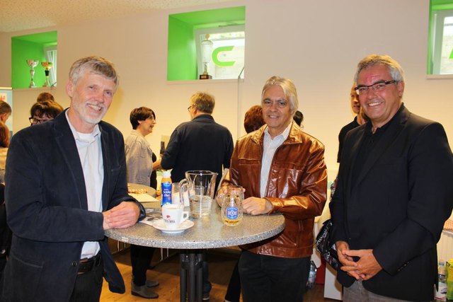 Gottfried Stöbich, Leiter der Fachabteilung für SeniorInnen, Josef Strasser, Gemeinderat Birgitz und Paul M. Barbist, Leiter der Computeria Reutte, v.l. im Erfahrungsaustausch