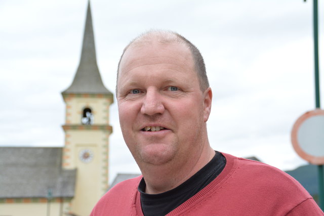 "Das Beste ist unsere Schule! Als Gemeindearbeiter fällt mir auch die nette Bevölkerung auf." | Foto: Charly aus St. Andrä