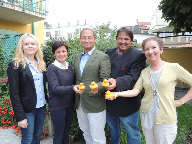 Große Freude - Karin Fürnholzer, Johanna Marbler, Andreas Schieder, NR Beppo Muchitsch und Brigitta Kada