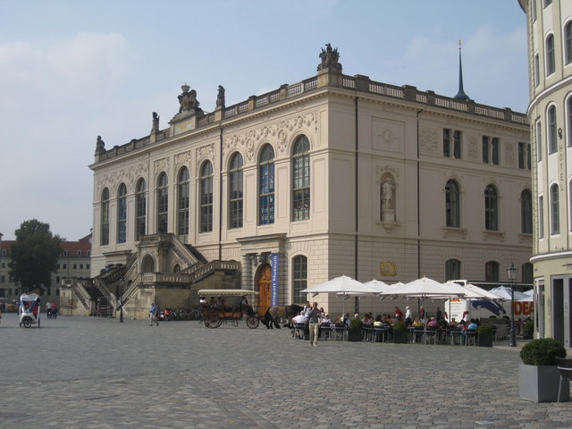 Das Verkehrsmuseum am Neumarkt.