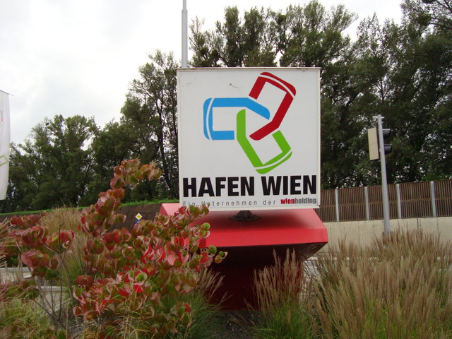Einfahrt zum Freudenauer Hafen