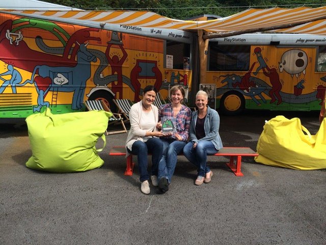Marlies Erhard mit Karin Klausner und Verena Soder im Tirol Camp. | Foto: Foto: TVB