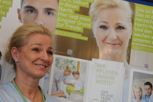 Diplom-Gesundheits- und Krankenschwester Brigit Mitter ist eines der Models für die SALK-Pflegekampagne.