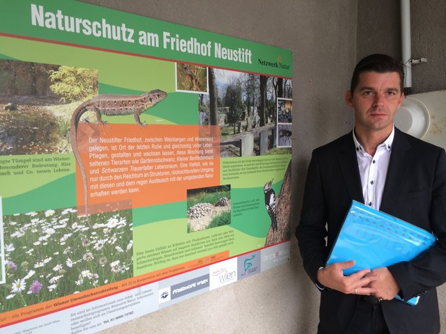 Udo Guggenbichler spricht sich für die Erhaltung der derzeitigen Flächenwidmung am Neustifter Friedhof als Grünland aus. | Foto: Foto: FPÖ