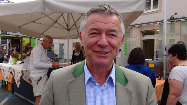 LAbg. Bgm. Peter Tschernk erwies sich auch als Fan von "Kulinarik & Wein".