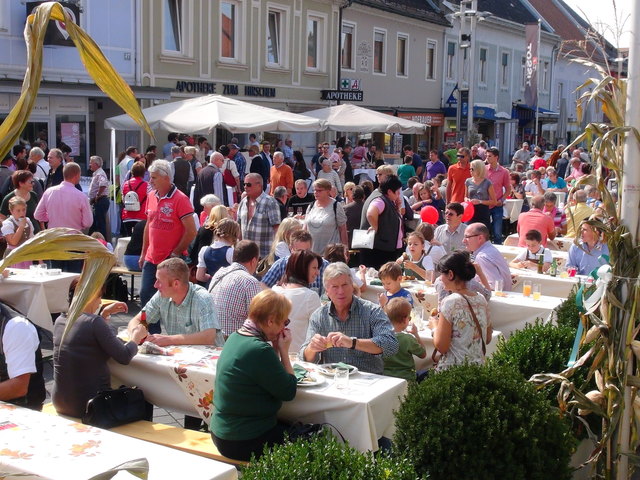 Die Besucher stürmten "Kulinarik & Wein" am Leibnitzer Hauptplatz.