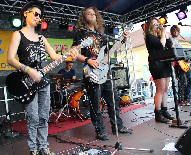 "Final Trace" überzeugte mit Eigenkompositionen und einer ausgeglichenen Mischung aus Rock und Hardrock.