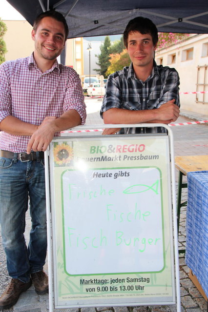 Kann man nicht sehen, aber hier gibt´s frische Fischsemmel.