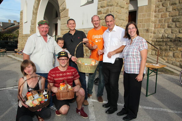 Zu gewinnen gab es Drei Körbe, gefüllt mit Bio-,Regional und Fairtrade-Produkten, zur Verfügung gestellt vom Klimabündnis Oberes Wiental.