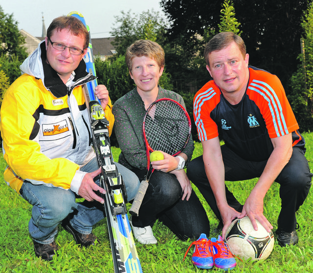 Josef Eppensteiner aus Steinakirchen, Gertraud Zeilinger und Sportpfarrer Franz Richter. | Foto: Zarl