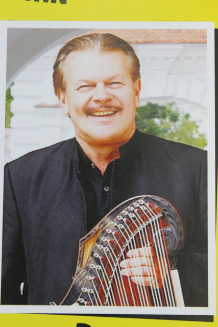 Zithervirtuose Wilfried Scharf spielt für den guten Zweck. | Foto: privat