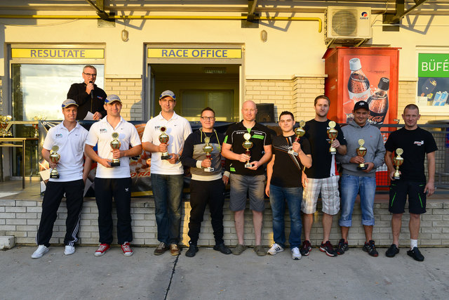 LS-Finale: mitte Sieger Die Drei, links ESA Racing, rechts Road Racing | Foto: Harald Ecker Motorradfoto.at