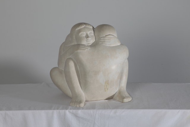 Die Kunstwerke von Manfred Daringer (im Bild Umarmung) sind ganzjährig im Museum in Aspach ausgestellt.