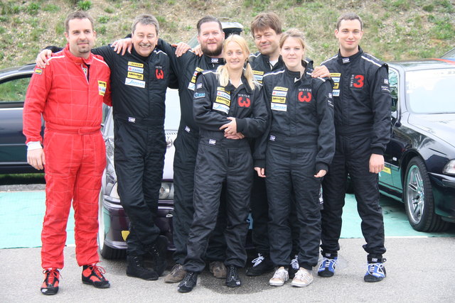 Das Team Steiner Motorsport (von li n. re): Felix Pay, Erich Sedlak, Alex Steiner, Regina Steiner, Anton Brunthaler, Marlies Brunthaler, Martin Wagenhofer