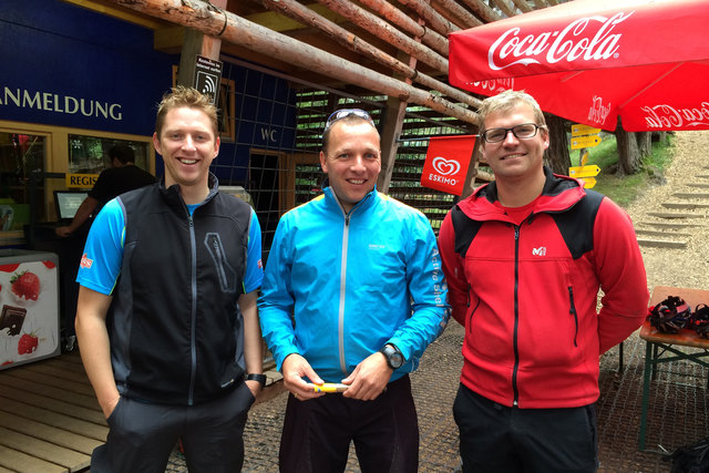 Heiko Luchetta (JW-Bezirksvorsitzender), Helmut Dollnig (Patscheider Sport) und Erik Stingl (JW- Bezirksausschuss). | Foto: WK Landeck