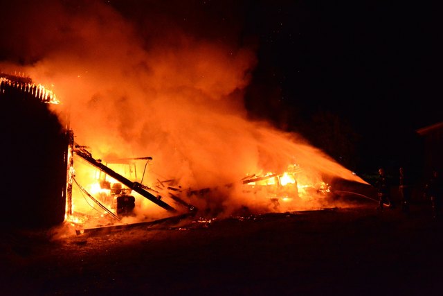 Großbrand: Eine Scheune wurde in Wolfsberg dem Erdboden gleich gemacht. | Foto: Reinhard Zeilinger