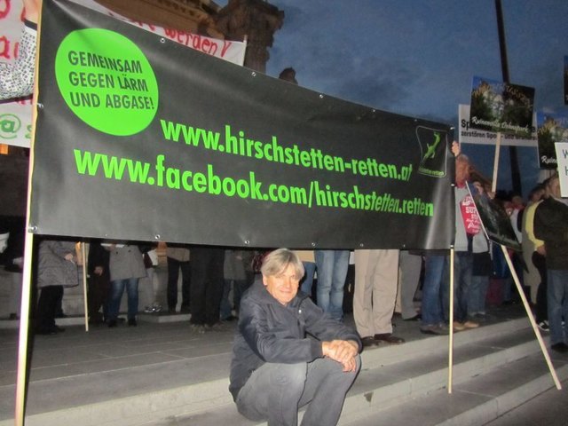 Hirschstetten -Retten vor dem Wiener Parlament