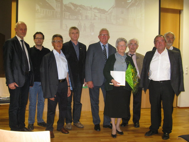 Bildungsgemeinderat Johannes Berthold, Walter Kalina, Alois Brückl, Hans Rupp (NÖ. Bildungs- und Heimatwerk),  Richard Schober, Elfriede und Josef Popp, Johann Gottwald, Herbert Drisa | Foto: Holzmann