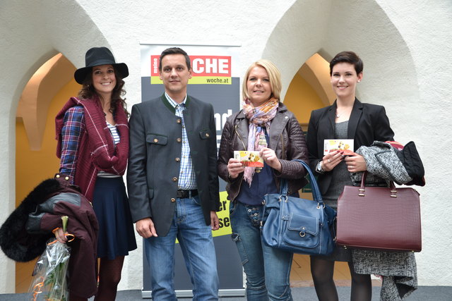 Finale der LCS Shopping Queen: Claudia Simbürger (2.), LCS-Centermanager Christian Trampus, Gewinnerin Elke Simhofer, Katrin Rechberger (3.) | Foto: Foto: Nadine Aichbauer