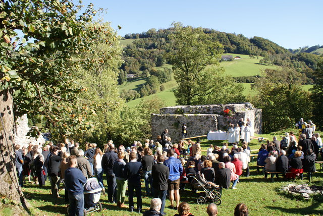Prachtwetter bei der ersten Michaelimesse auf der Burgruine Losenstein am 28. September 2014. | Foto: Thöne