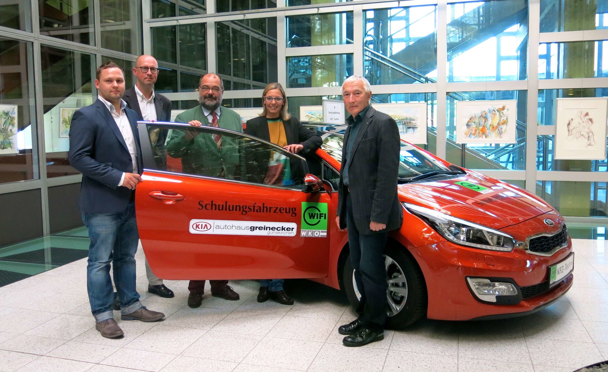 Schulungsfahrzeug übergeben - Linz