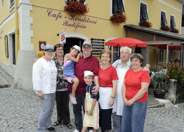 Das Team Monika Bliem, Elvira Zwenig, Marie Weißegger, Hubert Rudiferia, Philipp Weißegger, Elvira und Guntram Rudiferia und Johanna Moser | Foto: KK