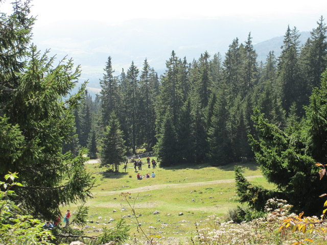 Ruhe und Zeit, Zeit für Gespräche, Zeit zum Wandern und Zeit für ein Picknick auf dem Grazer Hausberg, nahmen sich sehr viele Besucher und Naturfreunde.