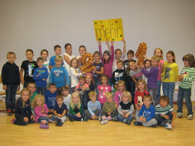 Die Volksschüler aus Weiden b. Rechnitz besuchten die Kindergartenkinder in Rumpersdorf beim "Tag der Sprachen" | Foto: Volksschule Weiden b. Rechnitz