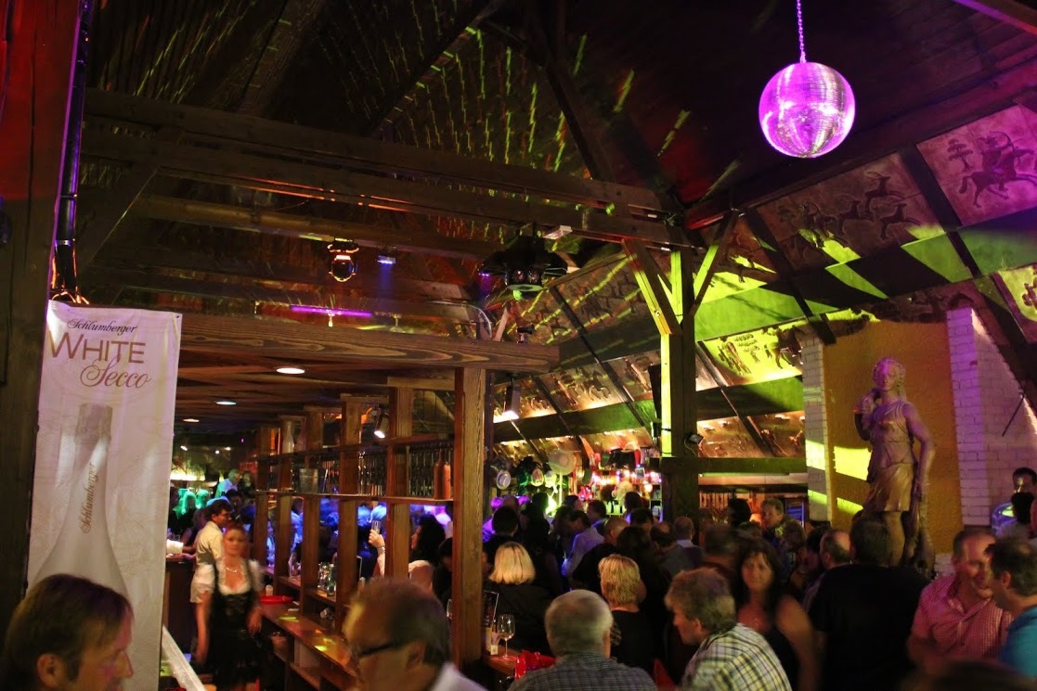 TANZBAR \