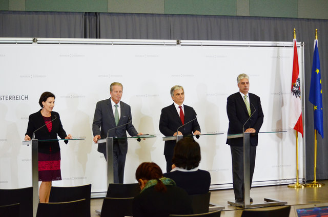 Gabriele Heinisch-Hosek, Reinhold Mitterlehner, Hans-Jörg Schellung und Werner Faymann sprachen vor der Presse.