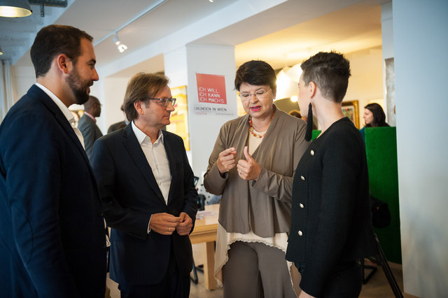 Unternehmerin Kata Klementz (rechts) mit  Vizebürgermeisterin Renate Brauner und Wirtschaftsagentur-Chef Gerhard Hirczi. | Foto: PID/Bohmann