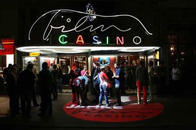 Das Filmcasino wird aufgrund seiner Filmauswahl von den Besuchern gestürmt. | Foto: Filmcasino