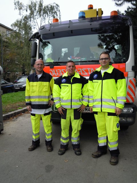 die freundlichen Wien Leuchtet Mitarbeiter Alexander Virag, Alexander Reiter und Martin Barkoczi (v.l.)