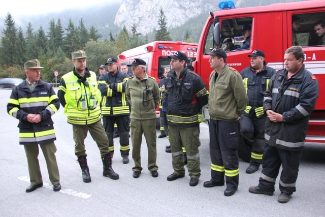 Das Bezirksfeuerwehrkommando Oberwart war mit Dutzenden Floriani im Ennstal mit dabei