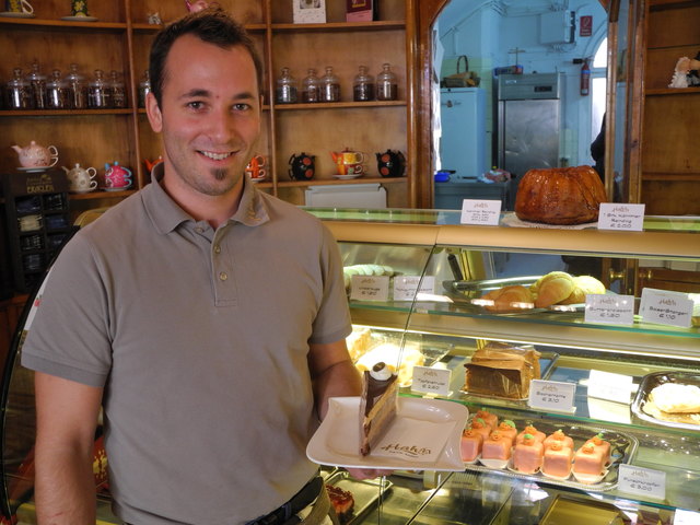 Fabian Röck und sein Team der Café-Konditorei Hahn müssen ab nächstem Jahr alle Zutaten der Mehlspeisen wissen