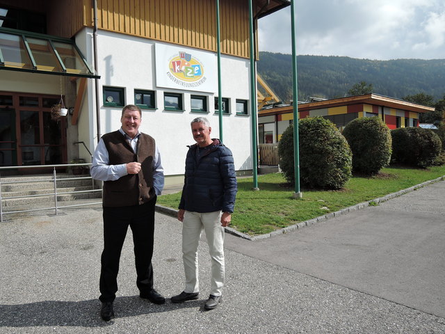 Bürgermeister Josef Jury und Vizebürgermeister Claus Faller beim "Kize" in Fischertratte, in dem Kleinkinder und Kindergartenkinder gemeinsam betreut werden