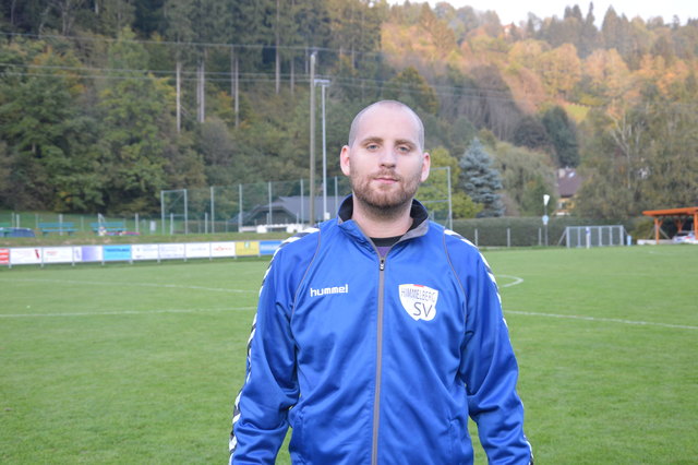 Alexander Biedermann spielt als hängende Spitze im Angriff von Himmelberg