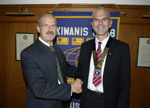 Altpräsident Georg Fongern (l.) übergab das Amt an Hannes Grissemann. | Foto: Richter Studios