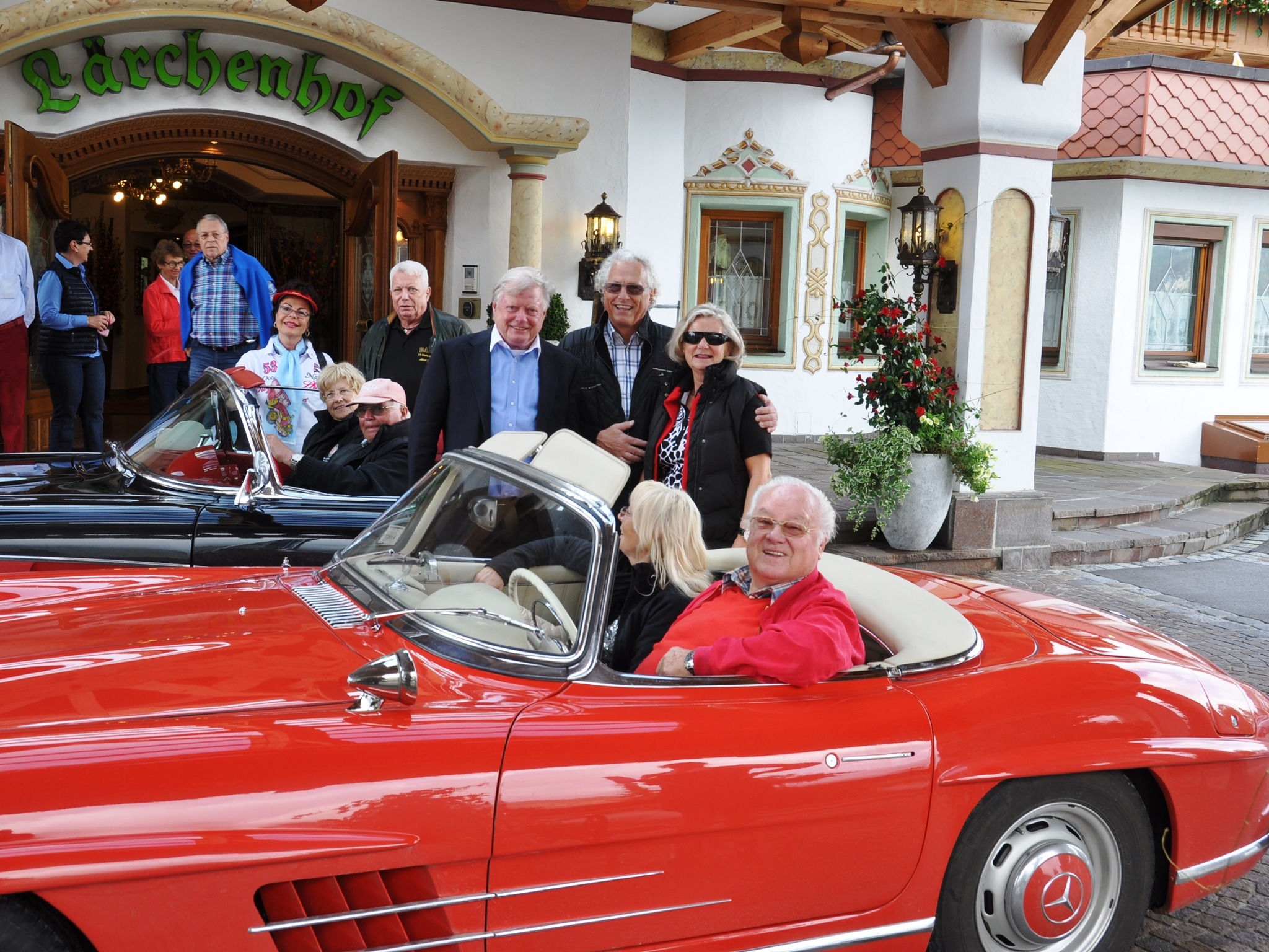 42 Edle Oldtimer Parkten Am L rchenhof In Erpfendorf Kitzb hel 42-edle-oldtimer-parkten-am-l-rchenhof-in-erpfendorf-kitzb-hel