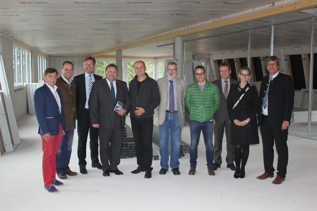 Ernest Wiesinger, Baumeister Johann Vonwald, Gerhard Taufner, Leopold Gruber-Doberer, Architekt Dietmar Haberl, Herbert Studenik, Johann Huber, 
Kurt Moser, Melanie Haberer und Eduard Neumayer. | Foto: privat