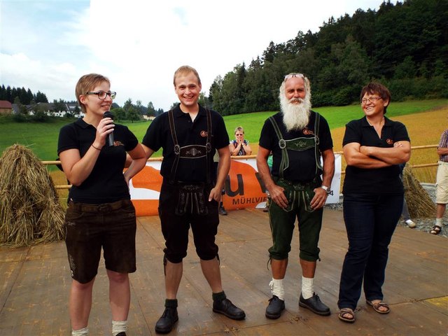 Monika, Mario, Josef und Herta vom Biohof Thauerböck beim Schnitterfest. | Foto: Privat